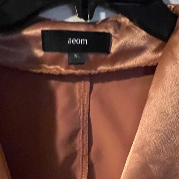 New without tag, Satin wide arm shirt - Picture 2 of 3